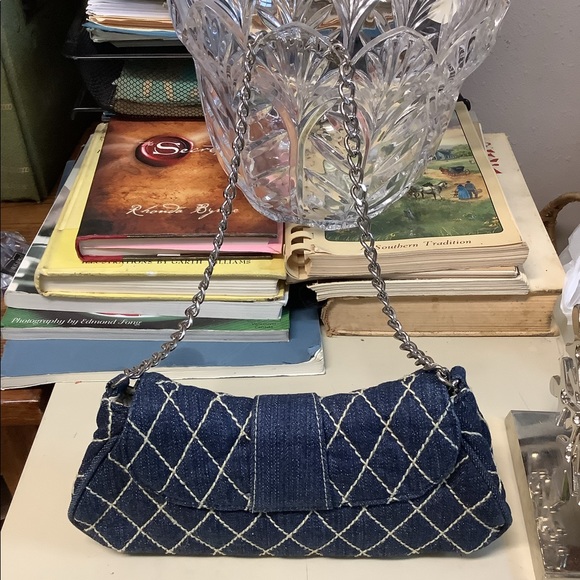 Vera Bradley Purse - Picture 2 of 6